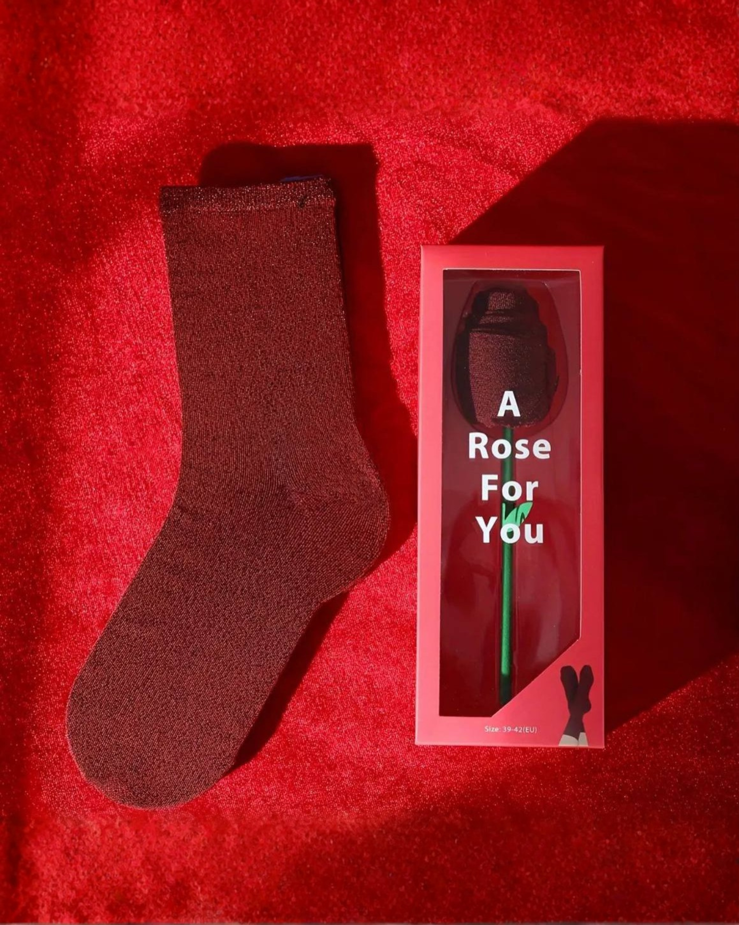 Red Rose Pattern Mid-Calf Socks