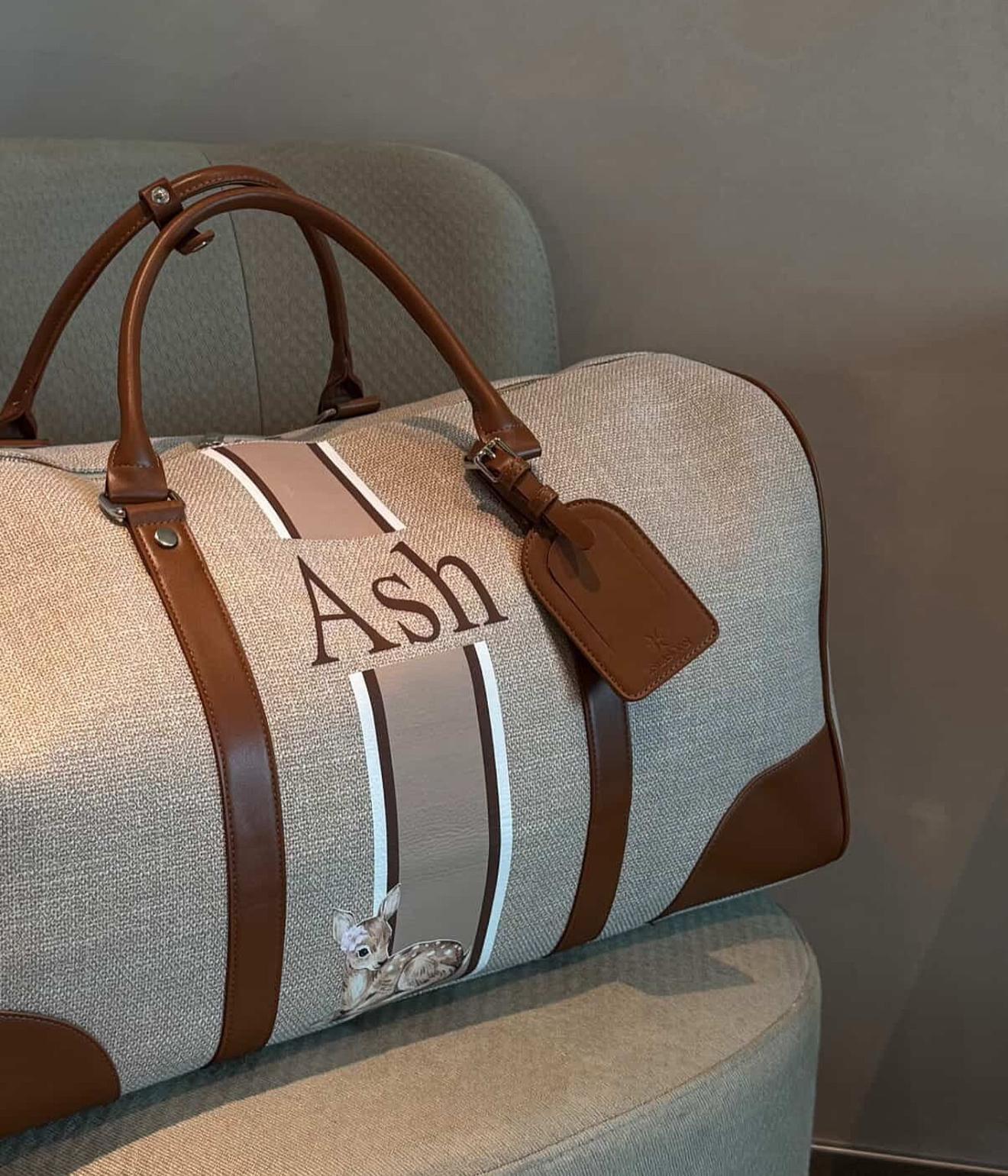 You can personalize it with your favorite colors and initials to suit your unique taste and express your distinctive personality.